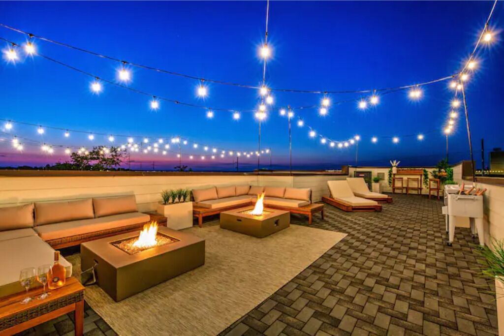 Bachelorette Bash! Sleeps 20! 2 Private rooftops!