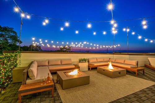 Bachelorette Bash! Sleeps 20! 2 Private rooftops!