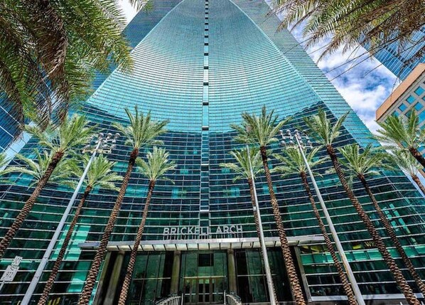 Exterior - Luxury 1 bedroom AKA residence (Miami)