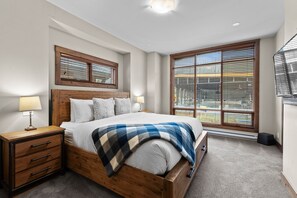 3 室のベッドルーム、アイロン / アイロン台、WiFi、ベッドシーツ