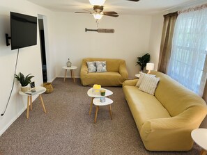 Smart TV - House of Shells 🐚 Fenced yard, 🐶 friendly, 🔥 pit (Crystal River)