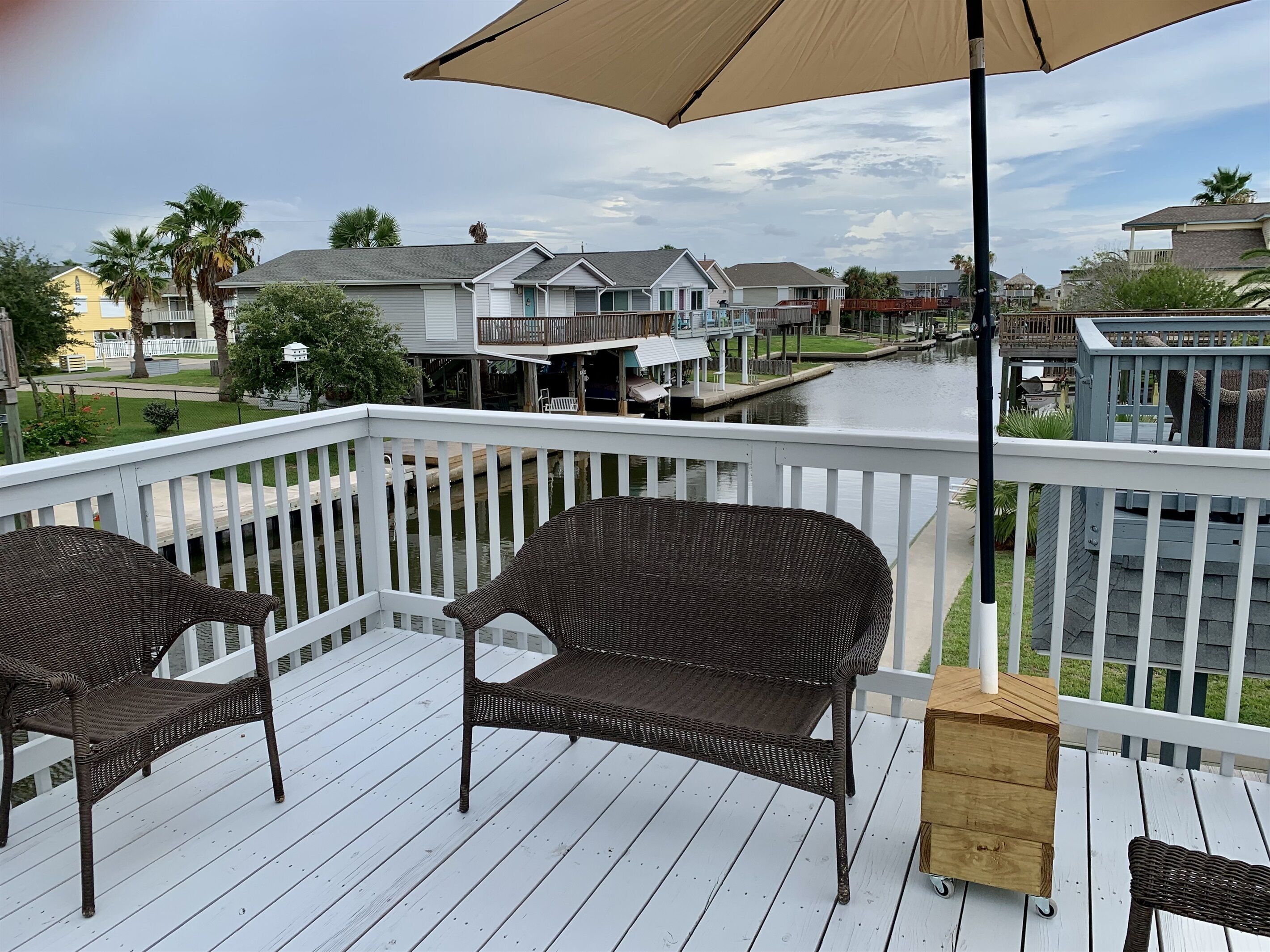 Waterfront! Family getaway/fisherman's base camp!