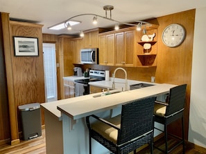 Fridge, microwave, oven, stovetop - Waterfront! Family getaway/fisherman's base camp! (Jamaica Beach)
