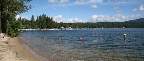 مناشف للشاطئ