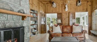 The Bird Coop | Gorgeous Large Home 5 Minutes to Main Street