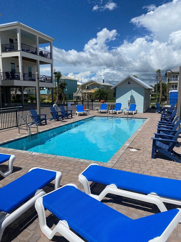 Piscine extérieure, piscine chauffée