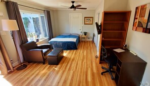 1 bedroom, desk, iron/ironing board, free WiFi