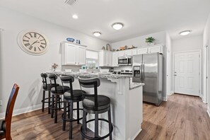 Private kitchen - Family Beach Home, 5 min from Panama City Beach. Very Cozy! (Panama City Beach)