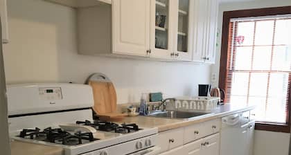 Charming Historic Olde City Home - Close to Independence Malll