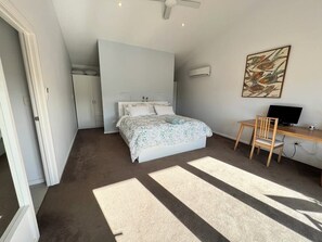 4 habitaciones, escritorio, tabla de planchar con plancha y wifi gratis 
