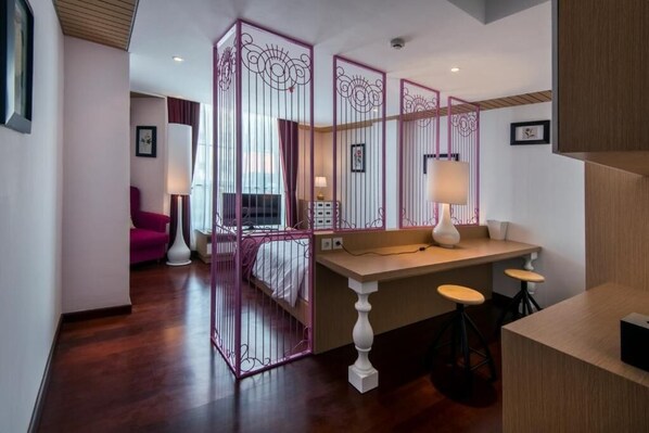 1 室のベッドルーム、WiFi