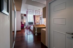 1 室のベッドルーム、WiFi