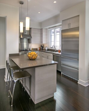 Fridge, microwave, oven, stovetop - Luxury Top Floor Condo in Heart of Downtown Santa Barbara (Santa Barbara)