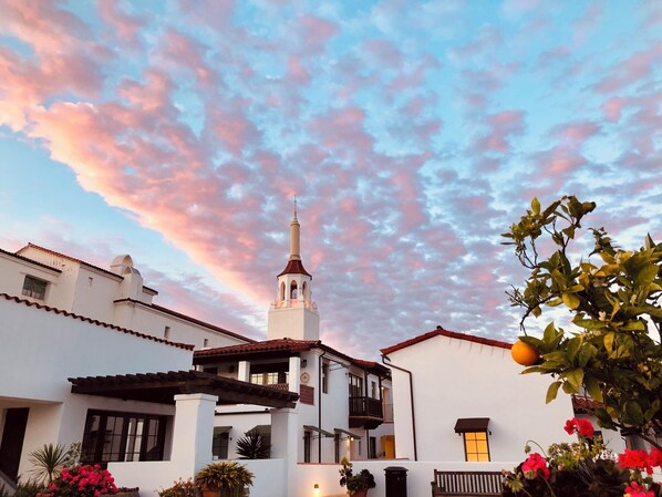 Exterior - Luxury Top Floor Condo in Heart of Downtown Santa Barbara (Santa Barbara)