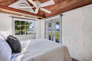 6 soverom, skrivebord, strykejern/-brett og wi-fi (inkludert)