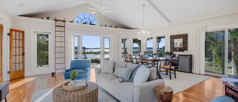 TV connectée, cheminée