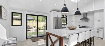 Completely Redone Private Modern Beauty only 3.9 miles to Shinnecock Hills 