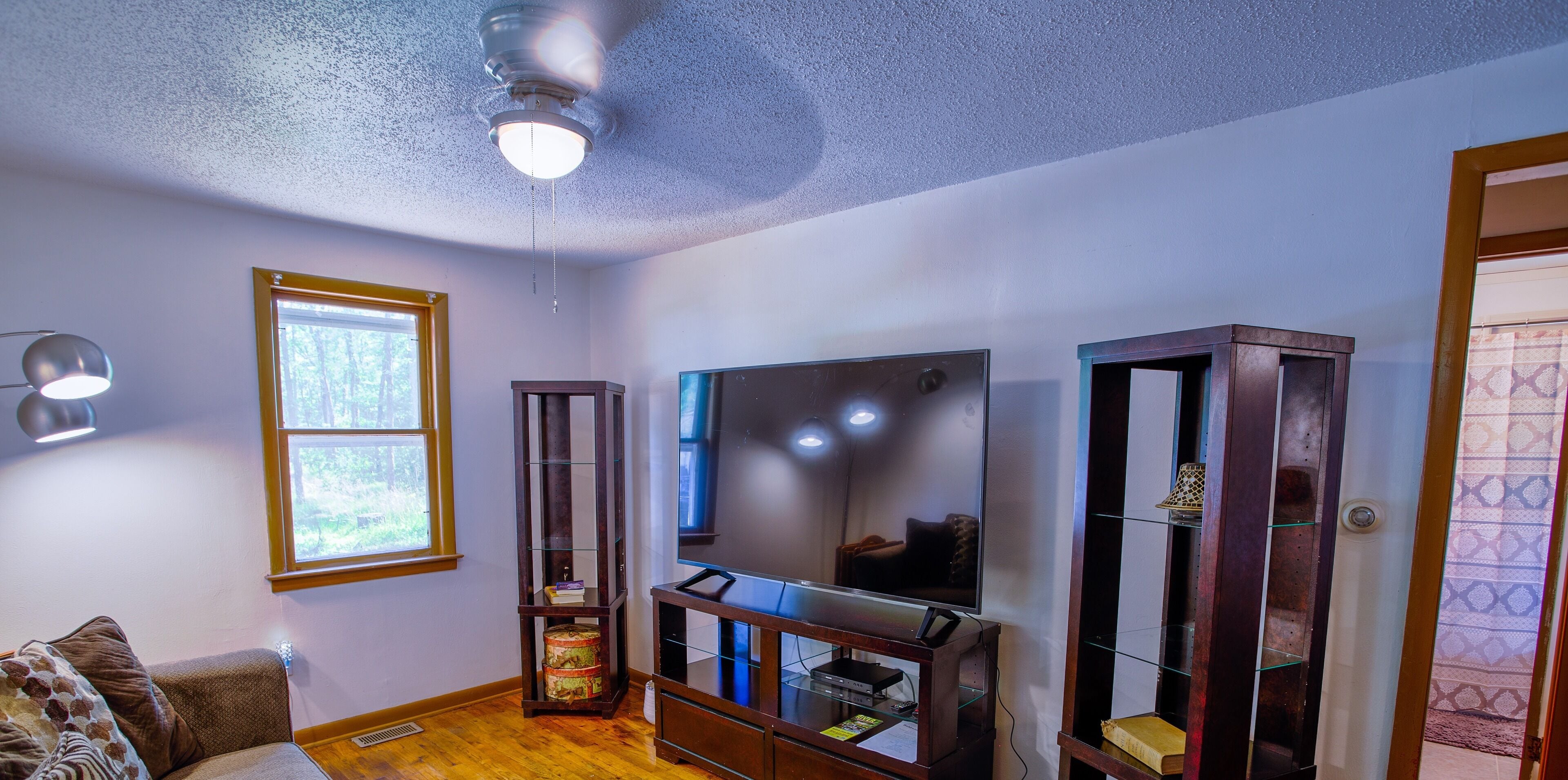 Pet Friendly Home Near Lakes & Trails