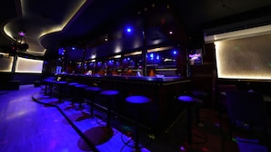 7 bars/lounges - Nine Hotel (Dubai)