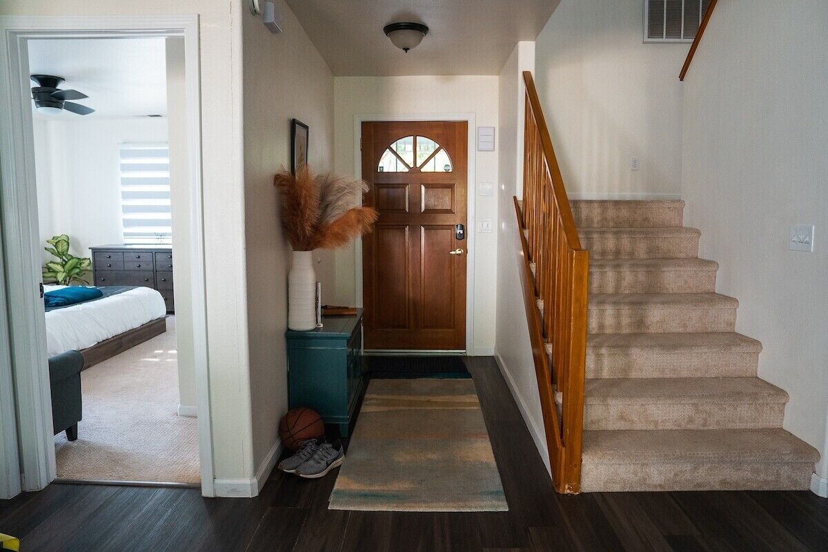 4 bedrooms, iron/ironing board, travel crib, free WiFi