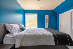 4 habitaciones, tabla de planchar con plancha y cuna de viaje 