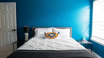 4 habitaciones, tabla de planchar con plancha y cuna de viaje