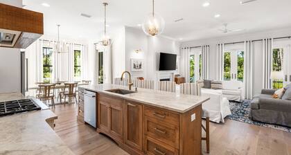 30A ☀️ Private Heated Pool, Golf Cart, Beach Chairs, Custom Bunk, Playground