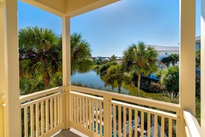 Property grounds - Breathtaking Home w/Private Pool, Walk 2 Beach w/Beach Wagon, Pools, Hot Tub, Tennis - Destin Pointe (Destin)