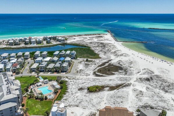 On the beach, motor boating, fishing - Breathtaking Home w/Private Pool, Walk 2 Beach w/Beach Wagon, Pools, Hot Tub, Tennis - Destin Pointe (Destin)