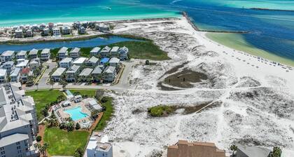 Breathtaking Home w/Private Pool, Walk 2 Beach w/Beach Wagon, Pools, Hot Tub, Tennis - Destin Pointe