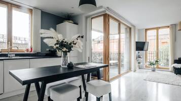 Lejlighed | Privat køkken | Køleskab, mikrobølgeovn, ovn, kogeplade