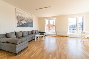 Smart TV - Penthouse with panoramic city view in Elite Rezidence (praha 8)
