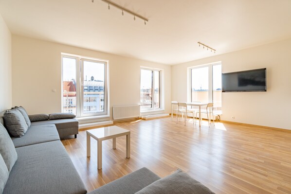 Smart TV - Penthouse with panoramic city view in Elite Rezidence (praha 8)