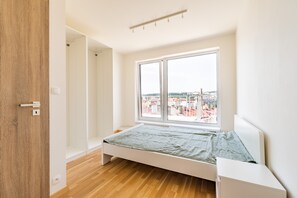 1 bedroom, Internet, bed sheets - Penthouse with panoramic city view in Elite Rezidence (praha 8)