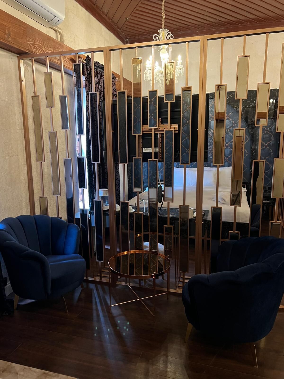Ropa de cama de alta calidad, minibar y insonorización 