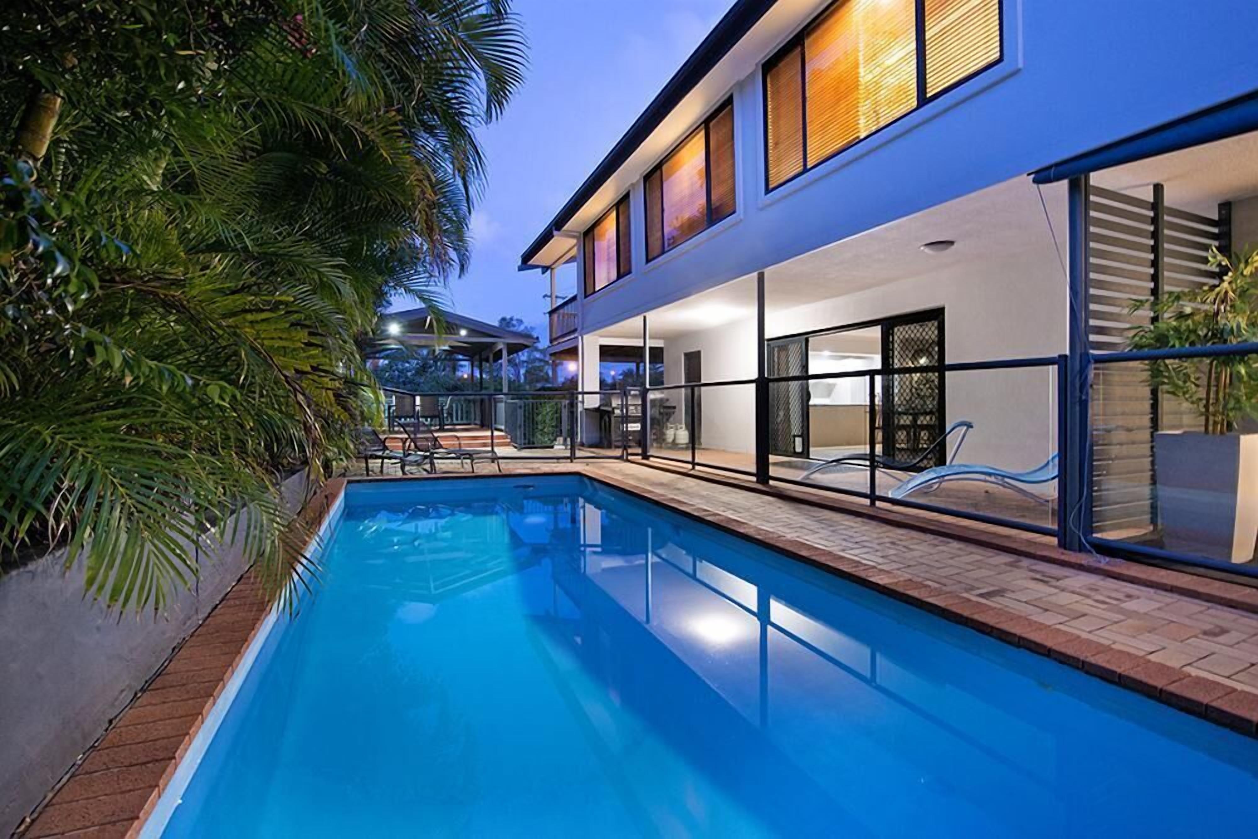 ♦️ Broadbeach Waters 7 Bedroom House with Private Pool — Q Stay