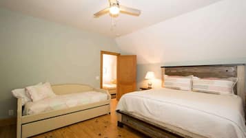 3 chambres, fer et planche à repasser, Wi-Fi, literie fournie