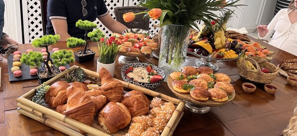 Sarapan siap masak setiap hari (EUR 16 per orang)