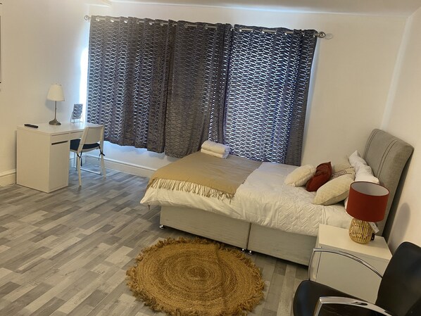 2 bedrooms, iron/ironing board, free WiFi, bed sheets