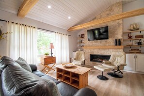 Smart-TV, Kamin, Streaming-Dienste