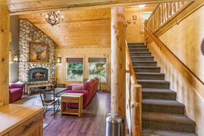 TV, fireplace, stereo