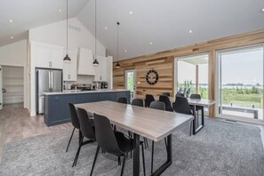 Dining - Huronia Luxury: Lakefront Views and Game Room (Mar)