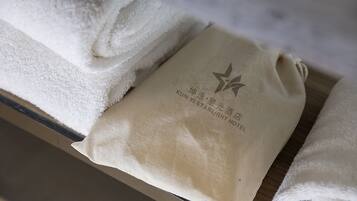 1 bedroom, blackout curtains, free WiFi