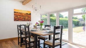 Dining - Kimkeri, Bourton-on-the-Water - sleeps 6 guests  in 3 bedrooms (Bourton-on-the-Water)