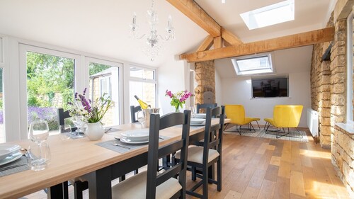Kimkeri, Bourton-on-the-Water - sleeps 6 guests in 3 bedrooms