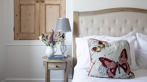 3 bedrooms, iron/ironing board, travel crib, free WiFi - Kimkeri, Bourton-on-the-Water - sleeps 6 guests  in 3 bedrooms (Bourton-on-the-Water)