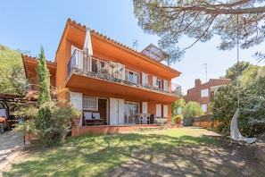 Exterior - Apartment "Illes Medes a el Golfet" with Pool, Garden & Wi-Fi (Palafrugell)