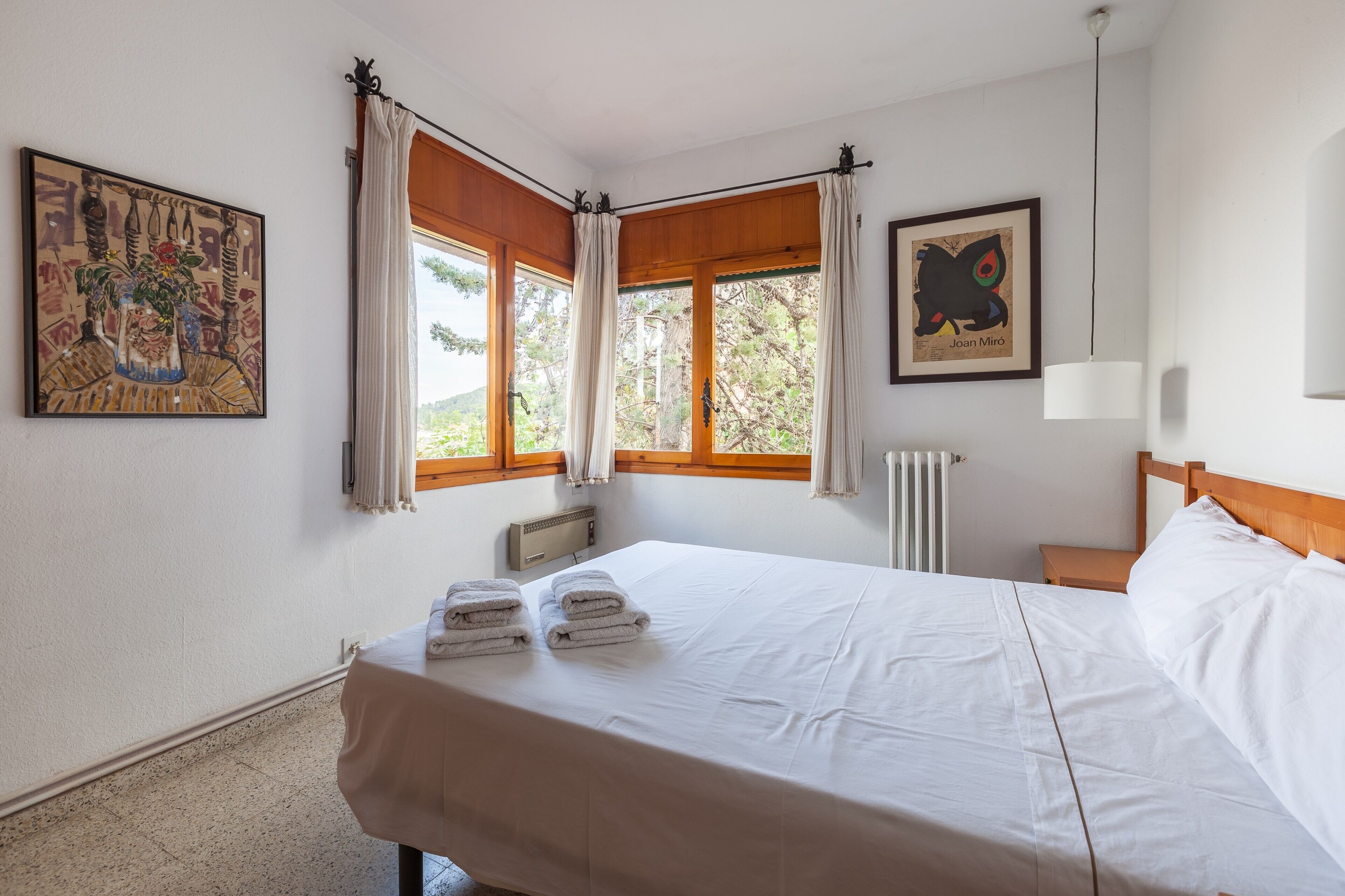 6 dormitorios, tabla de planchar con plancha, wifi gratis y ropa de cama