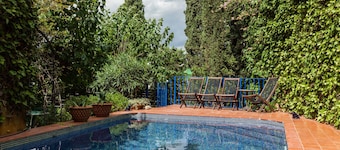 Casa vacacional 'Can Sebrià' con vistas a la montaña, piscina y Wi-Fi