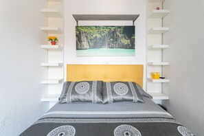 1 chambre, fer et planche Ă repasser, Wi-Fi gratuit, draps fournis
